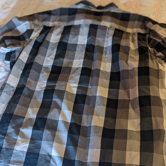 Men's Carhartt, Short Sleeve Button up - Picture 4 of 4